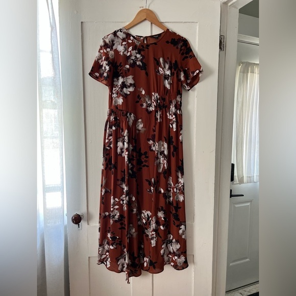 Simply Vera Vera Wang Dresses & Skirts - Simply Vera Vera Wang Autumn Orange Floral Midi Dress Size Medium